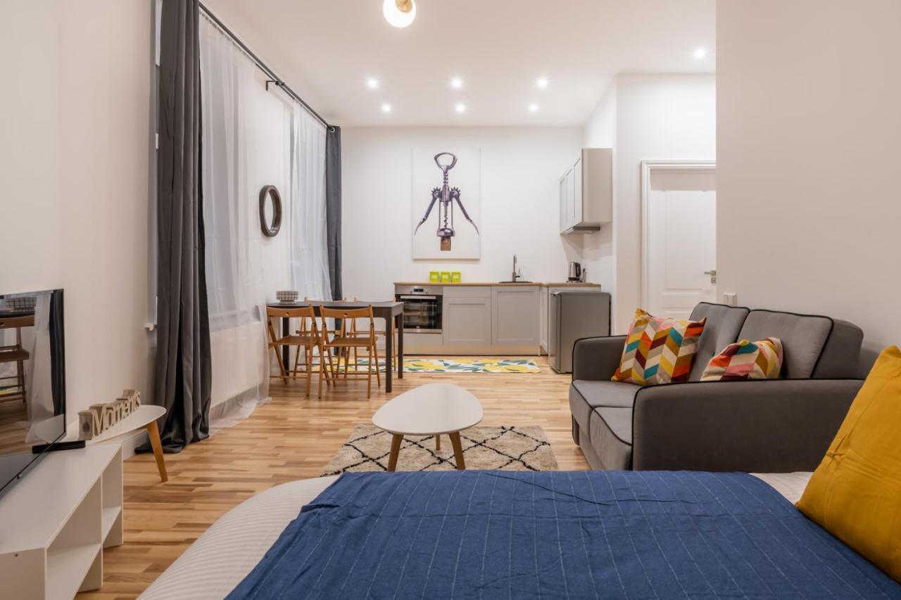 Lacplesa24 - Modern Studios In Riga City Center Экстерьер фото