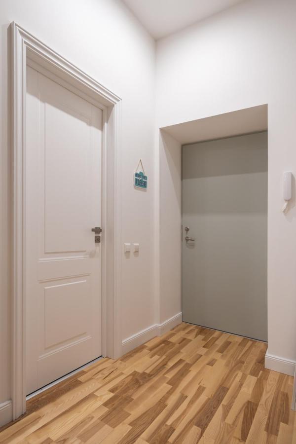 Lacplesa24 - Modern Studios In Riga City Center Экстерьер фото