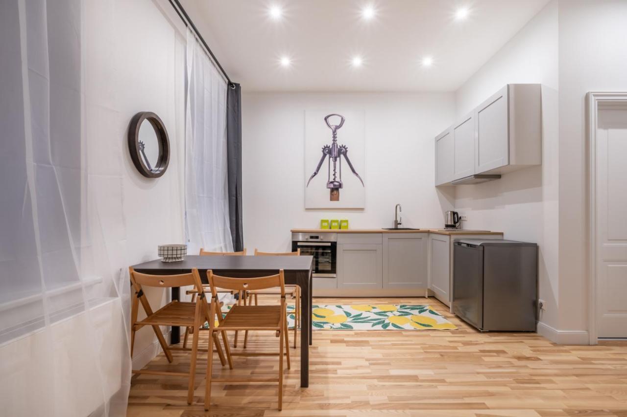 Lacplesa24 - Modern Studios In Riga City Center Экстерьер фото