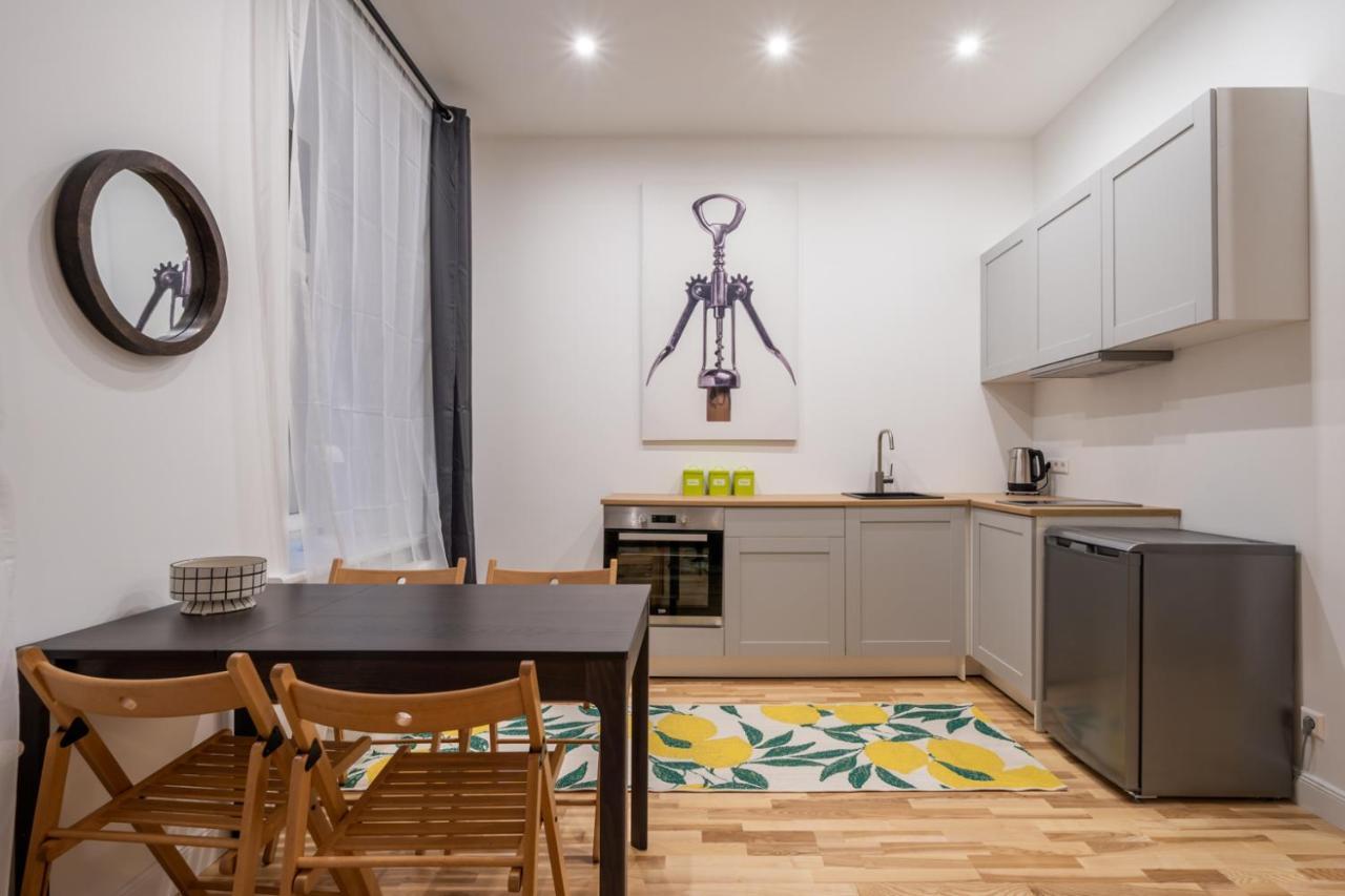 Lacplesa24 - Modern Studios In Riga City Center Экстерьер фото