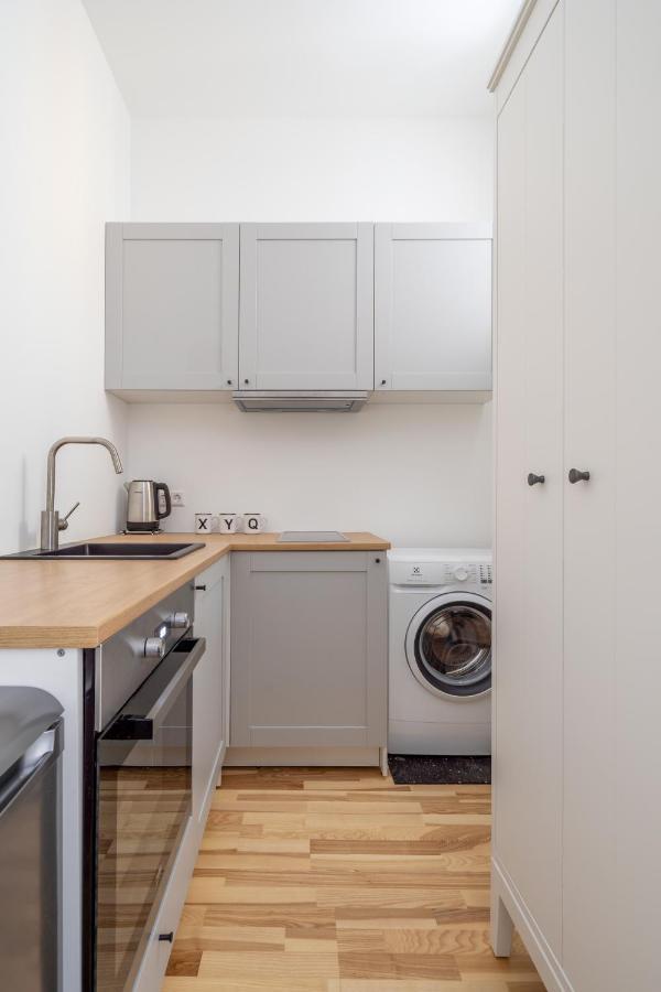 Lacplesa24 - Modern Studios In Riga City Center Экстерьер фото