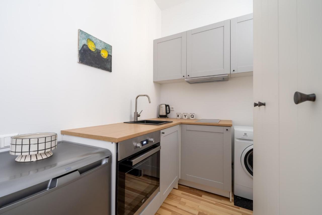 Lacplesa24 - Modern Studios In Riga City Center Экстерьер фото