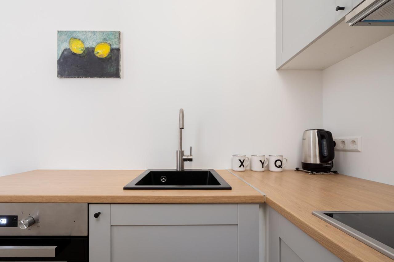 Lacplesa24 - Modern Studios In Riga City Center Экстерьер фото
